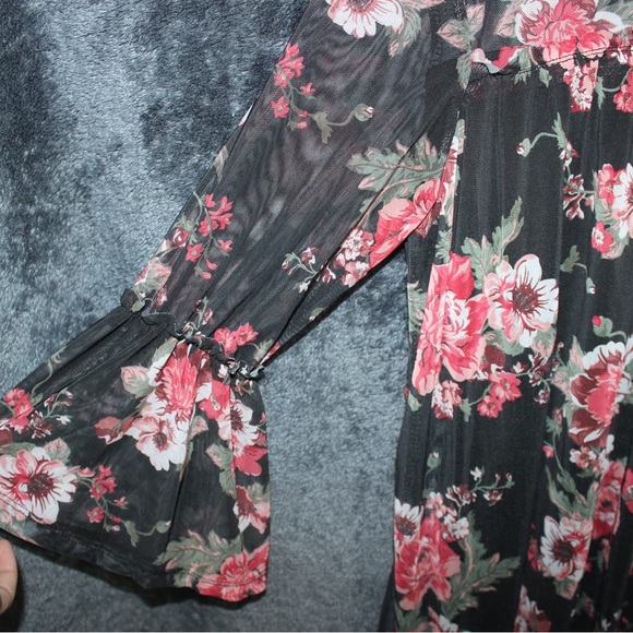 NWT Bobbie & Brooks Black and Pink Floral Pheasant Top - Picture 5 of 5